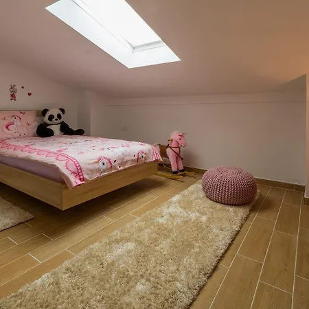 Traumhaftes Mit Privatpool, Tischtennis, Meerblick, 5 Parkplaetzen, Spielbereich Fuer * Grižane