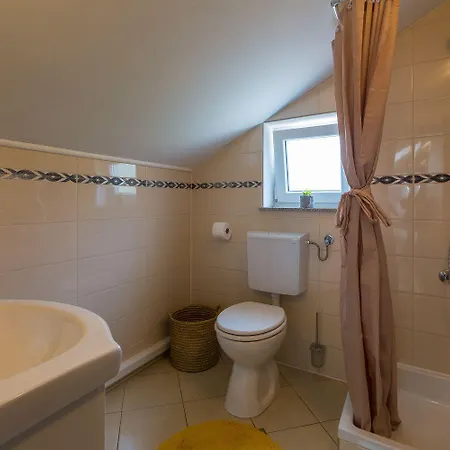 Prázdninový dům Traumhaftes Mit Privatpool, Tischtennis, Meerblick, 5 Parkplaetzen, Spielbereich Fuer