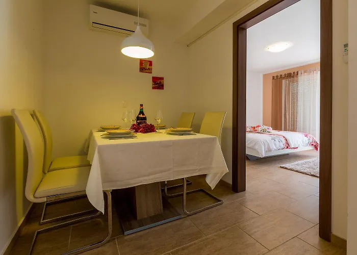 Сasa de vacaciones Traumhaftes Mit Privatpool, Tischtennis, Meerblick, 5 Parkplaetzen, Spielbereich Fuer Grižane
