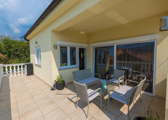 Traumhaftes Mit Privatpool, Tischtennis, Meerblick, 5 Parkplaetzen, Spielbereich Fuer Сasa de vacaciones