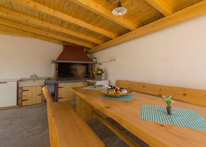 Сasa de vacaciones Traumhaftes Mit Privatpool, Tischtennis, Meerblick, 5 Parkplaetzen, Spielbereich Fuer Grižane