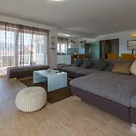 Traumhaftes Mit Privatpool, Tischtennis, Meerblick, 5 Parkplaetzen, Spielbereich Fuer 펜션