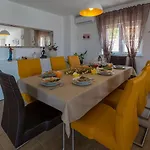 Traumhaftes Mit Privatpool, Tischtennis, Meerblick, 5 Parkplaetzen, Spielbereich Fuer