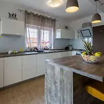 Traumhaftes Mit Privatpool, Tischtennis, Meerblick, 5 Parkplaetzen, Spielbereich Fuer 펜션 *