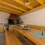 펜션 Traumhaftes Mit Privatpool, Tischtennis, Meerblick, 5 Parkplaetzen, Spielbereich Fuer Grižane