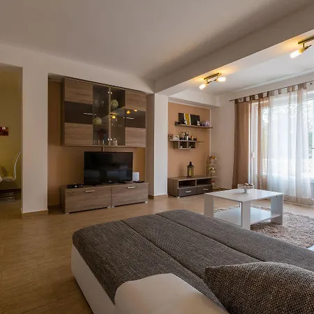 Traumhaftes Mit Privatpool, Tischtennis, Meerblick, 5 Parkplaetzen, Spielbereich Fuer * Grižane