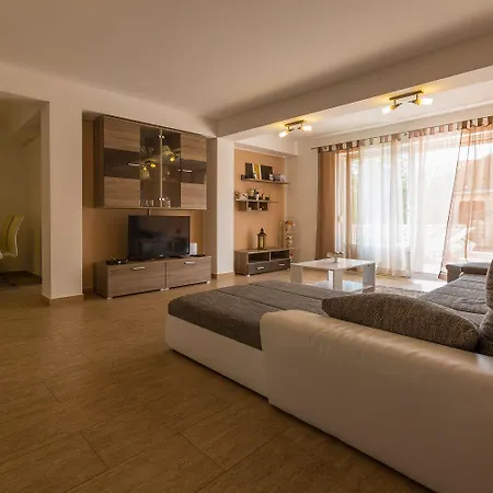 בית נופש Traumhaftes Mit Privatpool, Tischtennis, Meerblick, 5 Parkplaetzen, Spielbereich Fuer