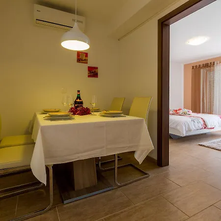 Сasa de vacaciones Traumhaftes Mit Privatpool, Tischtennis, Meerblick, 5 Parkplaetzen, Spielbereich Fuer Grižane