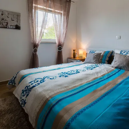 Traumhaftes Mit Privatpool, Tischtennis, Meerblick, 5 Parkplaetzen, Spielbereich Fuer