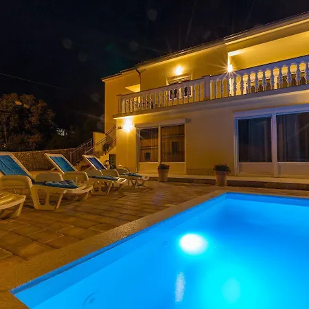 Traumhaftes Mit Privatpool, Tischtennis, Meerblick, 5 Parkplaetzen, Spielbereich Fuer Сasa de vacaciones *