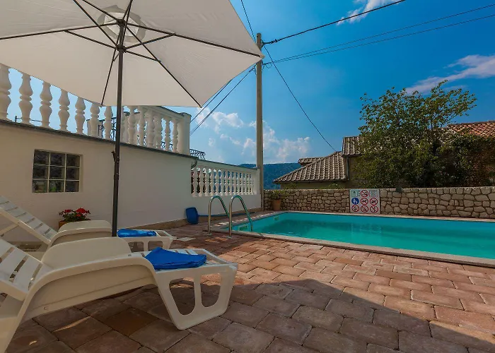 Vakantiehuis Traumhaftes Mit Privatpool, Tischtennis, Meerblick, 5 Parkplaetzen, Spielbereich Fuer