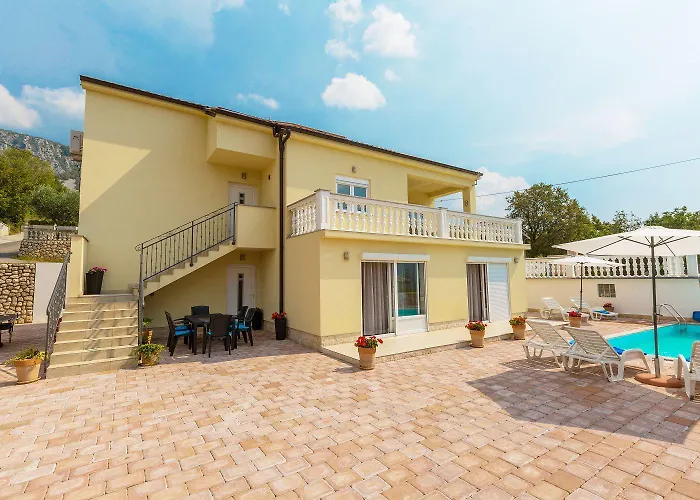 Traumhaftes Mit Privatpool, Tischtennis, Meerblick, 5 Parkplaetzen, Spielbereich Fuer