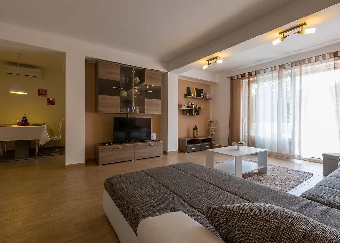 Traumhaftes Mit Privatpool, Tischtennis, Meerblick, 5 Parkplaetzen, Spielbereich Fuer * Grižane