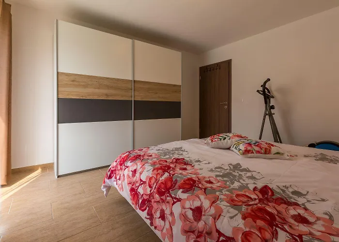 בית נופש Traumhaftes Mit Privatpool, Tischtennis, Meerblick, 5 Parkplaetzen, Spielbereich Fuer Grižane