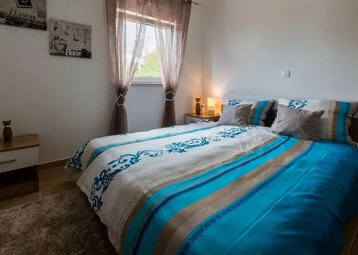 Traumhaftes Mit Privatpool, Tischtennis, Meerblick, 5 Parkplaetzen, Spielbereich Fuer