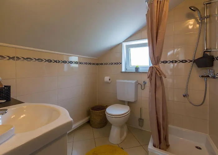 Vakantiehuis Traumhaftes Mit Privatpool, Tischtennis, Meerblick, 5 Parkplaetzen, Spielbereich Fuer