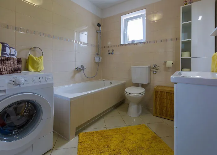 Traumhaftes Mit Privatpool, Tischtennis, Meerblick, 5 Parkplaetzen, Spielbereich Fuer * Grižane